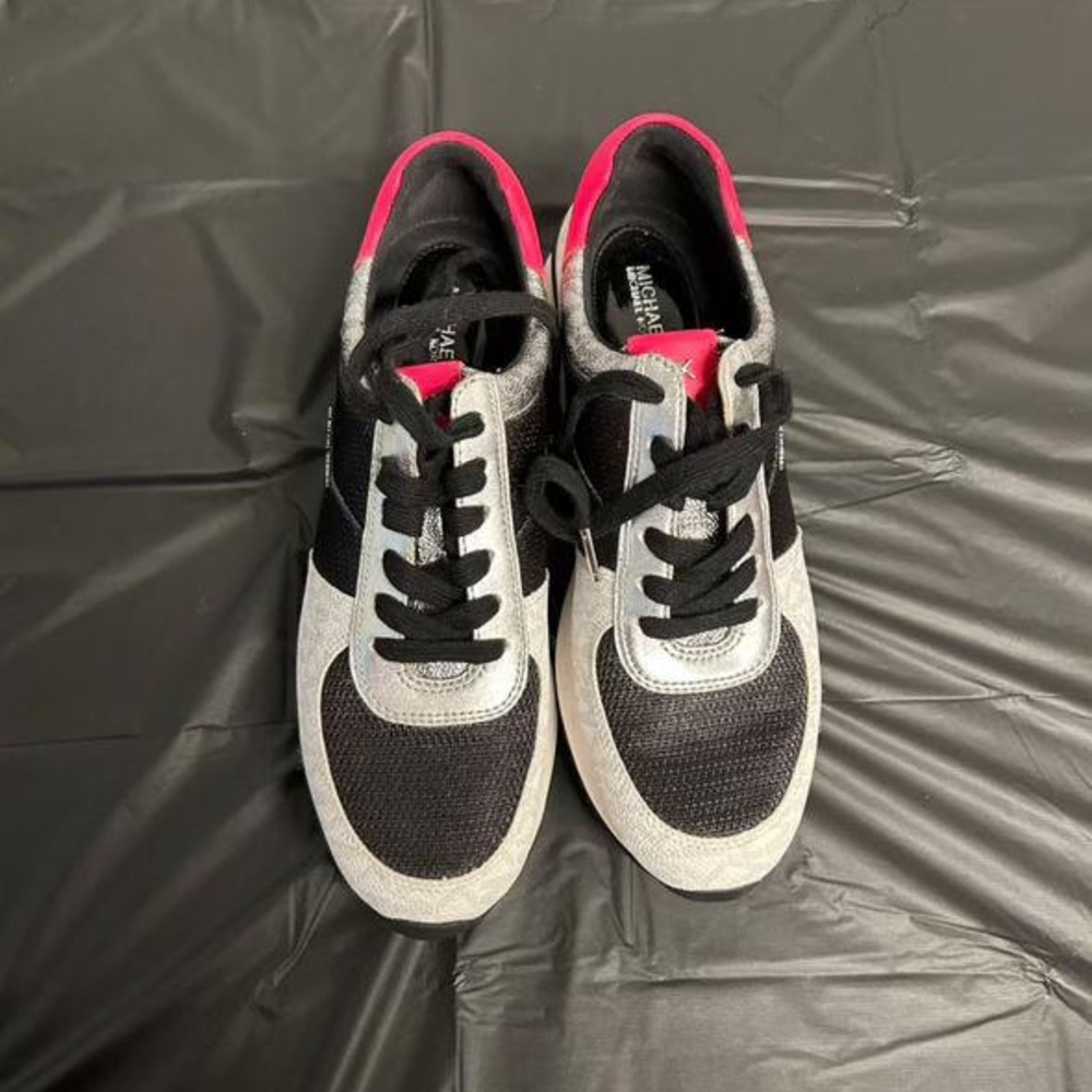 MICHAEL Michael Kors Black and Pink Sneakers Sporty Low-Top